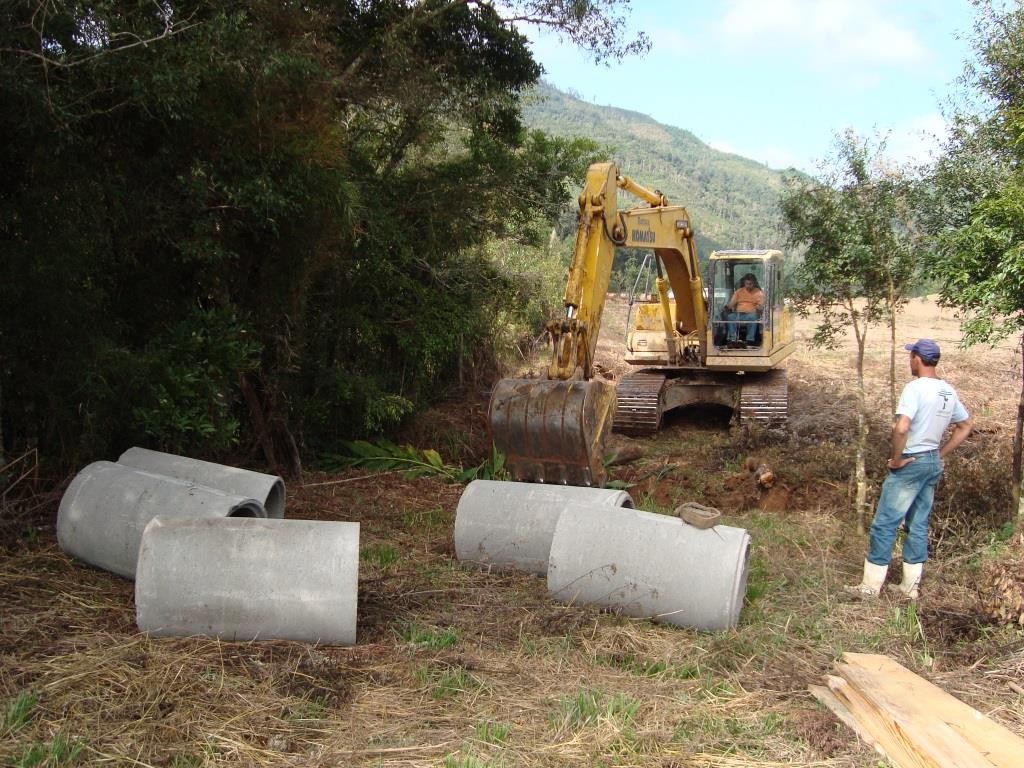 23 - Construindo bueiros - Abril de 2009